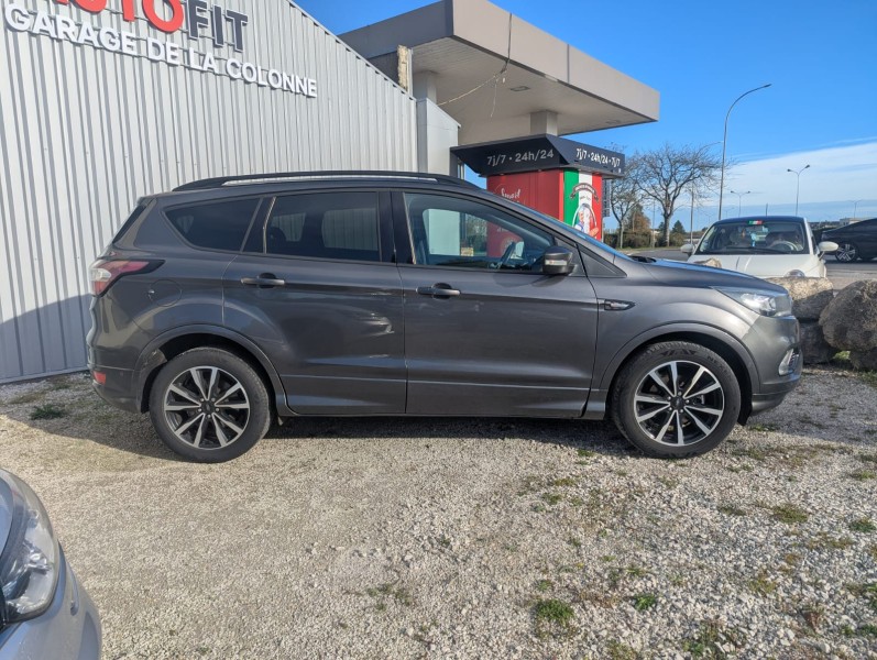 FORD Kuga 1.5 TDCI 120 ST LINE