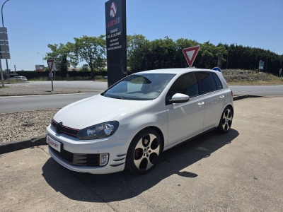 VOLKSWAGEN  GOLF  -  2.0 TSI 210 GTI