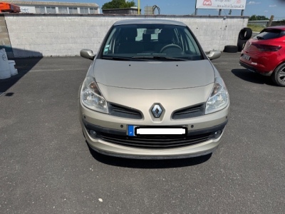 RENAULT - CLIO III - 2.0 138 CV PRIVILEGE