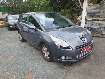 PEUGEOT  - 5008  - 1.6 HDI 112